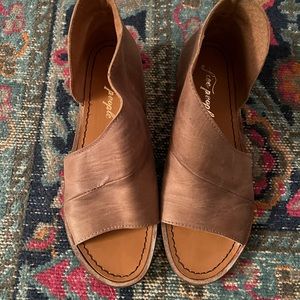 New Tan Leather Free People Mont Blanc Sandals, size 38 (8 US)